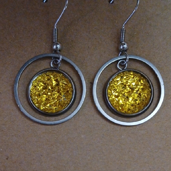 Handmade Jewelry - Chic Yellow and Silver Circle Earrings